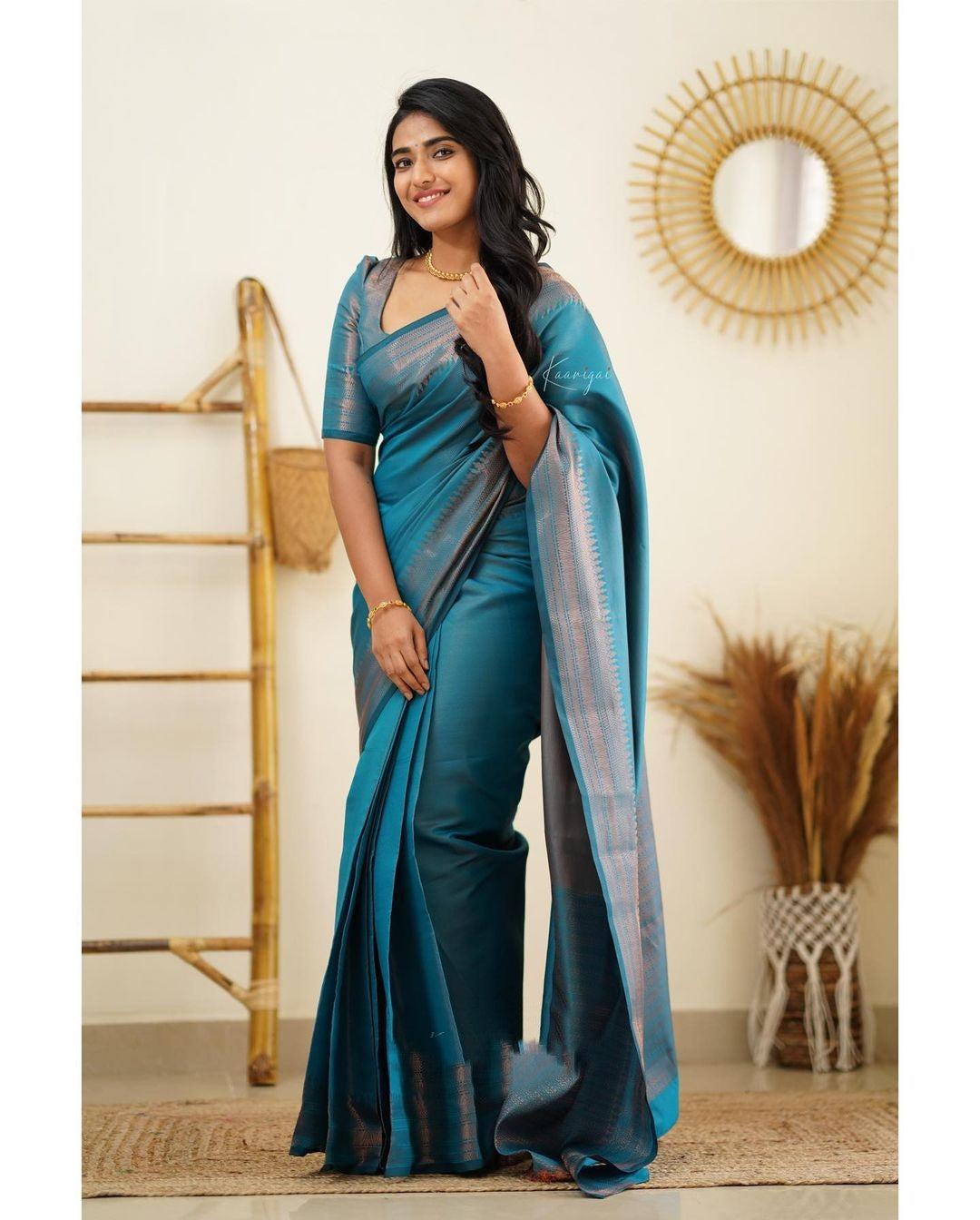 Brood Firozi Soft Silk Saree With Moiety Blouse Piece
